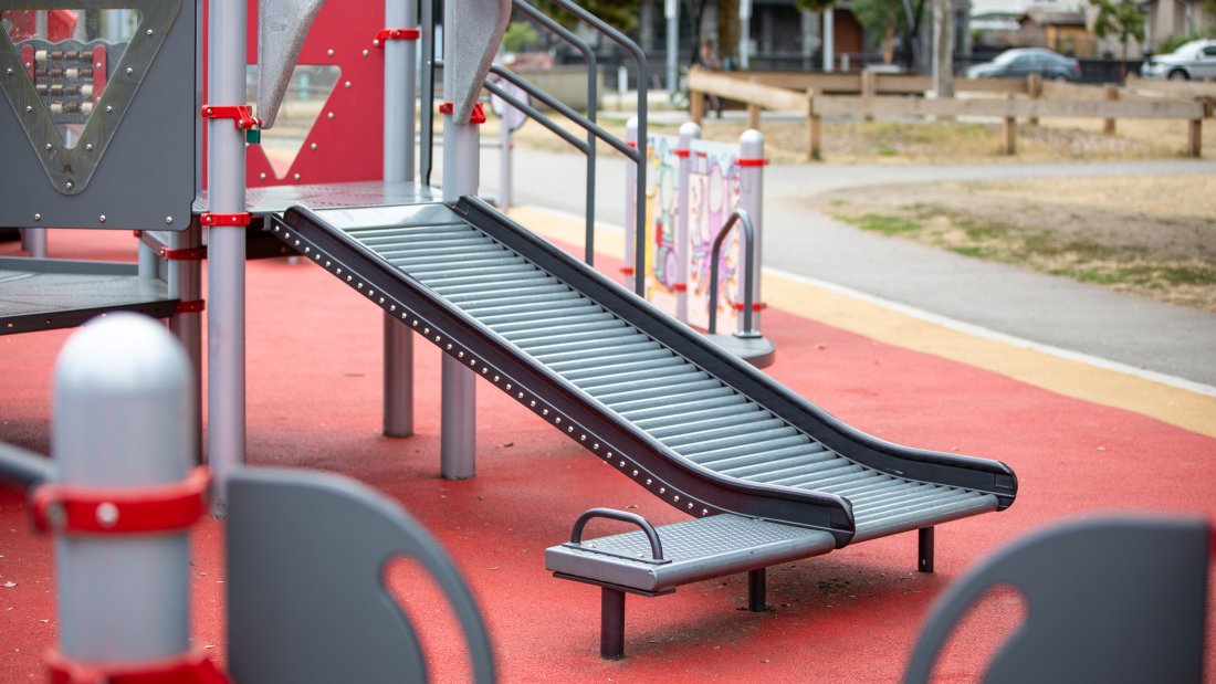 Accessible Transfer benches available at Unwin Park.