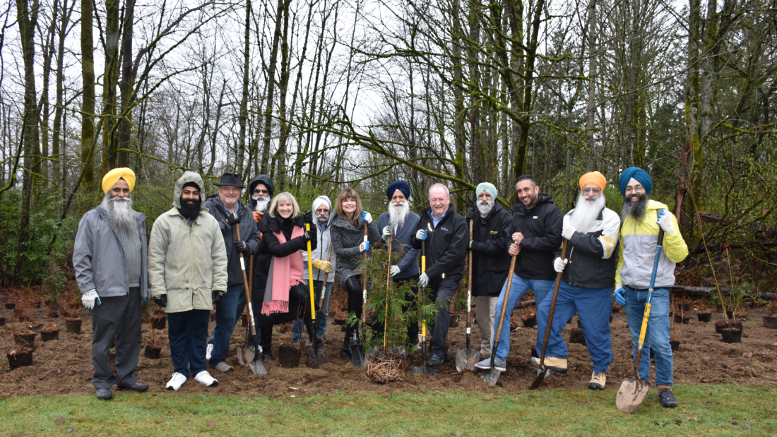 Mayor & Council planting trees with Gurdwara members