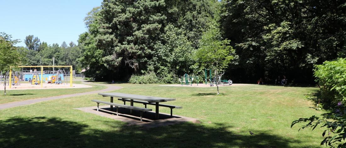 empty picnic table